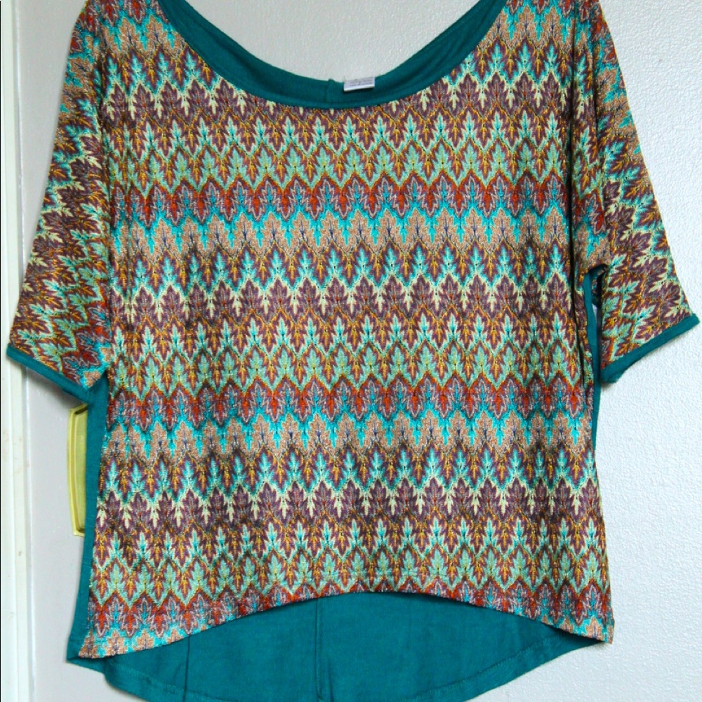 Large High-Low Short Sleeve Shirt